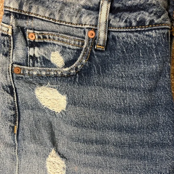 Maurice’s Goldie Blues Cheeky Shorts Size 8 Distressed Raw Hemmed Medium Wash - Picture 6 of 10